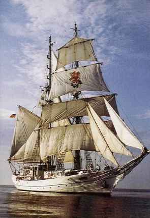 Die Greif unter Segeln